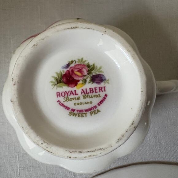 Royal Albert Sweet Pea Tea Cup, Saucer, and Small Plate - Picture 15 of 16